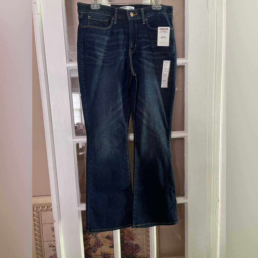Signature by Levi Strauss & Co. Gold Women's Totally Shaping Bootcut Jeans - Picture 5 of 5